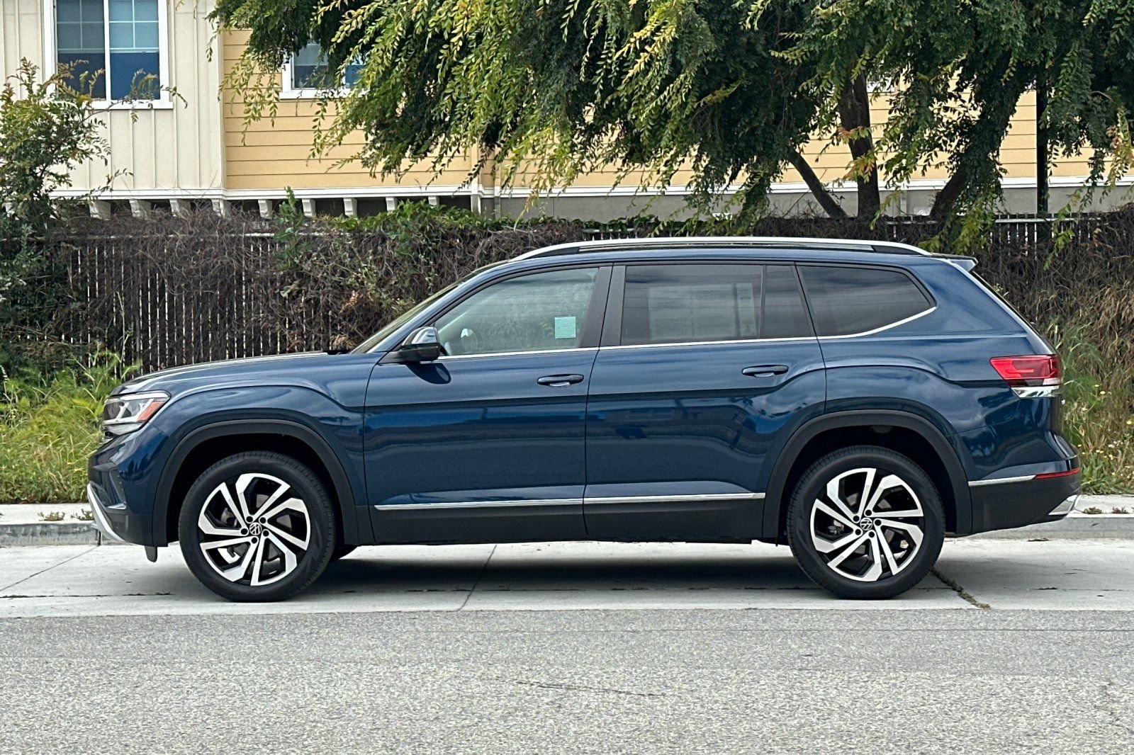 Used 2022 Volkswagen Atlas SEL AWD/4WD image 7