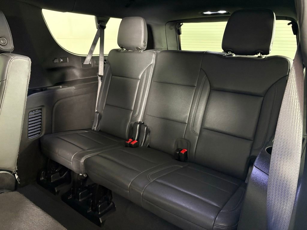 Used 2025 Chevrolet Suburban Z71 AWD/4WD image 46