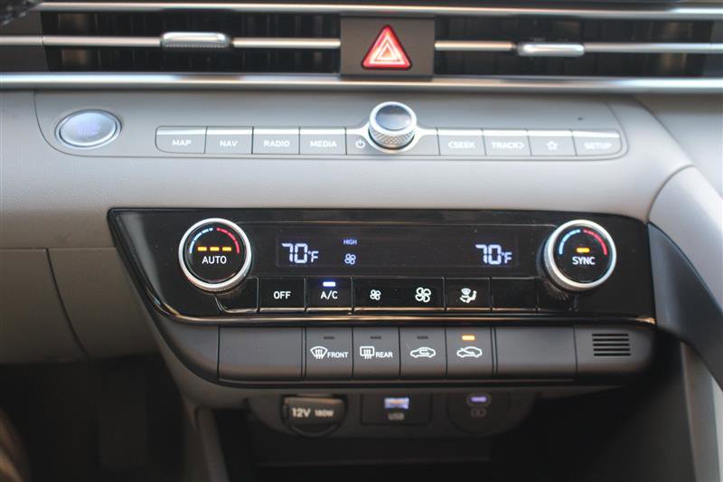 Used 2024 Hyundai Elantra SEL image 19