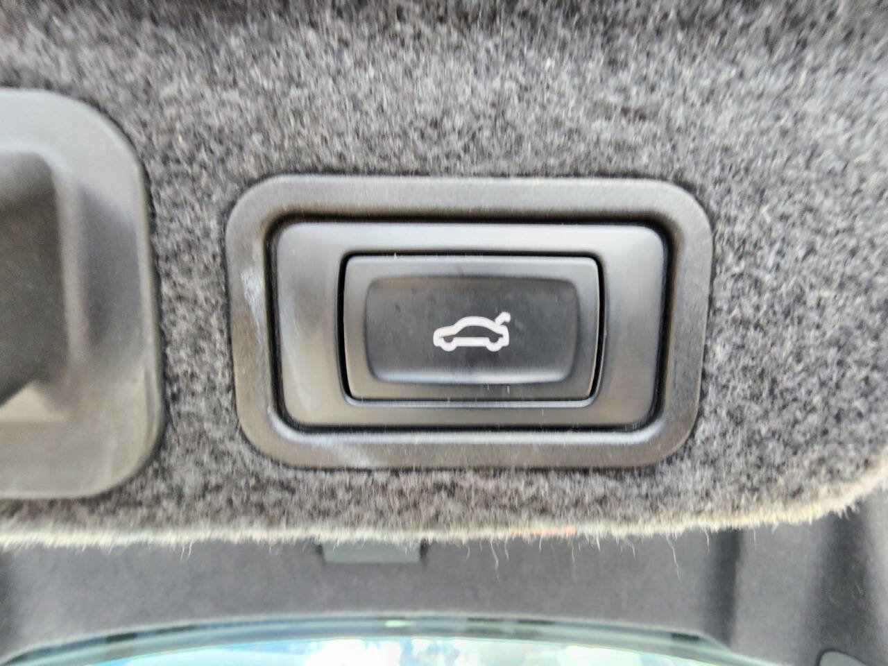 Used 2014 Audi A8 L 3.0T w/ Premium Package image 31