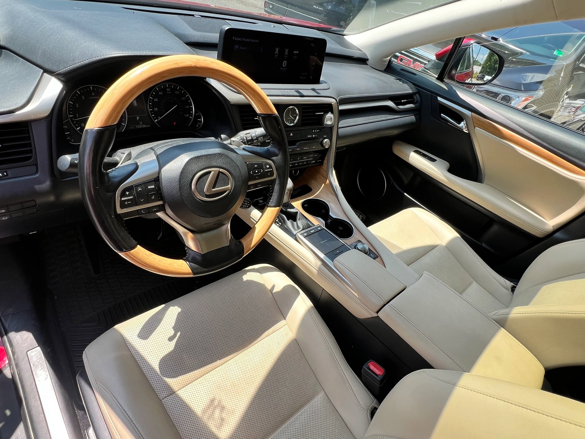 Used 2021 Lexus RX 350L FWD w/ Premium Package image 3