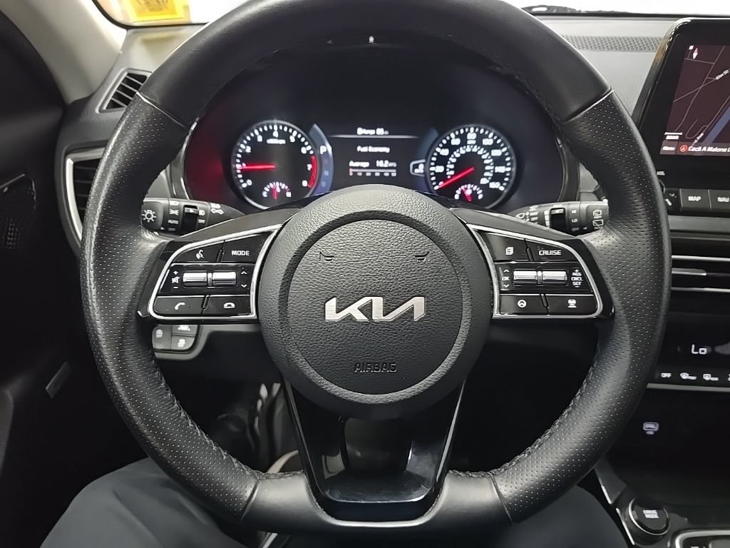 Used 2022 Kia Seltos SX w/ Sunroof Package AWD/4WD image 19