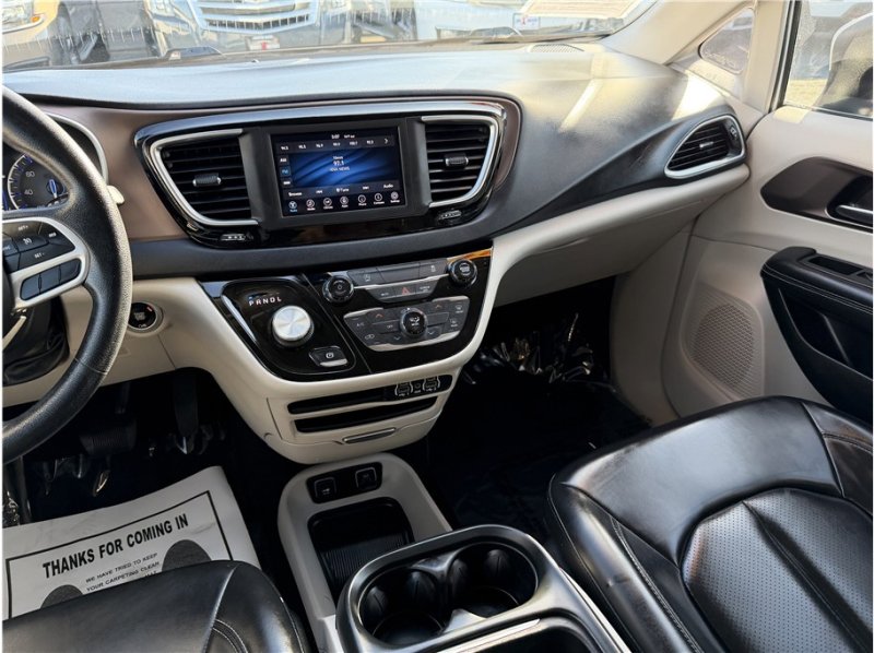 Used 2021 Chrysler Voyager Lxi image 38