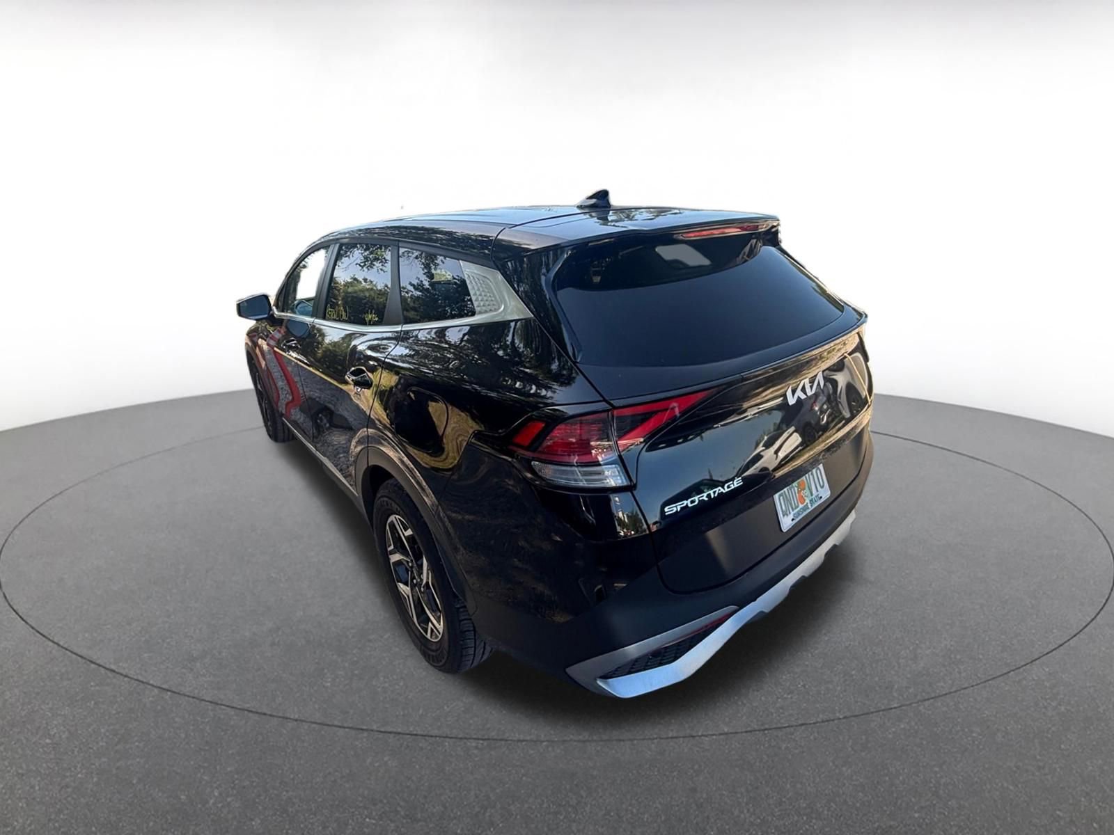 Used 2025 Kia Sportage LX image 7