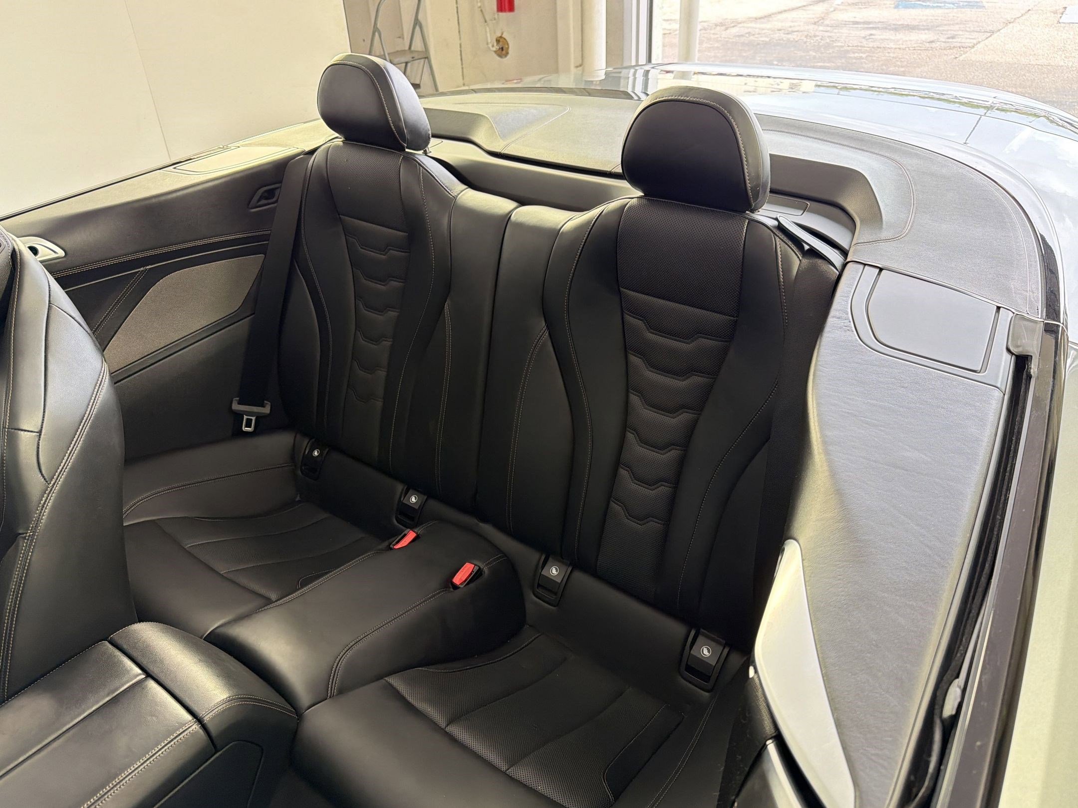 Used 2023 BMW 840i Convertible w/ Comfort Seating Package image 23