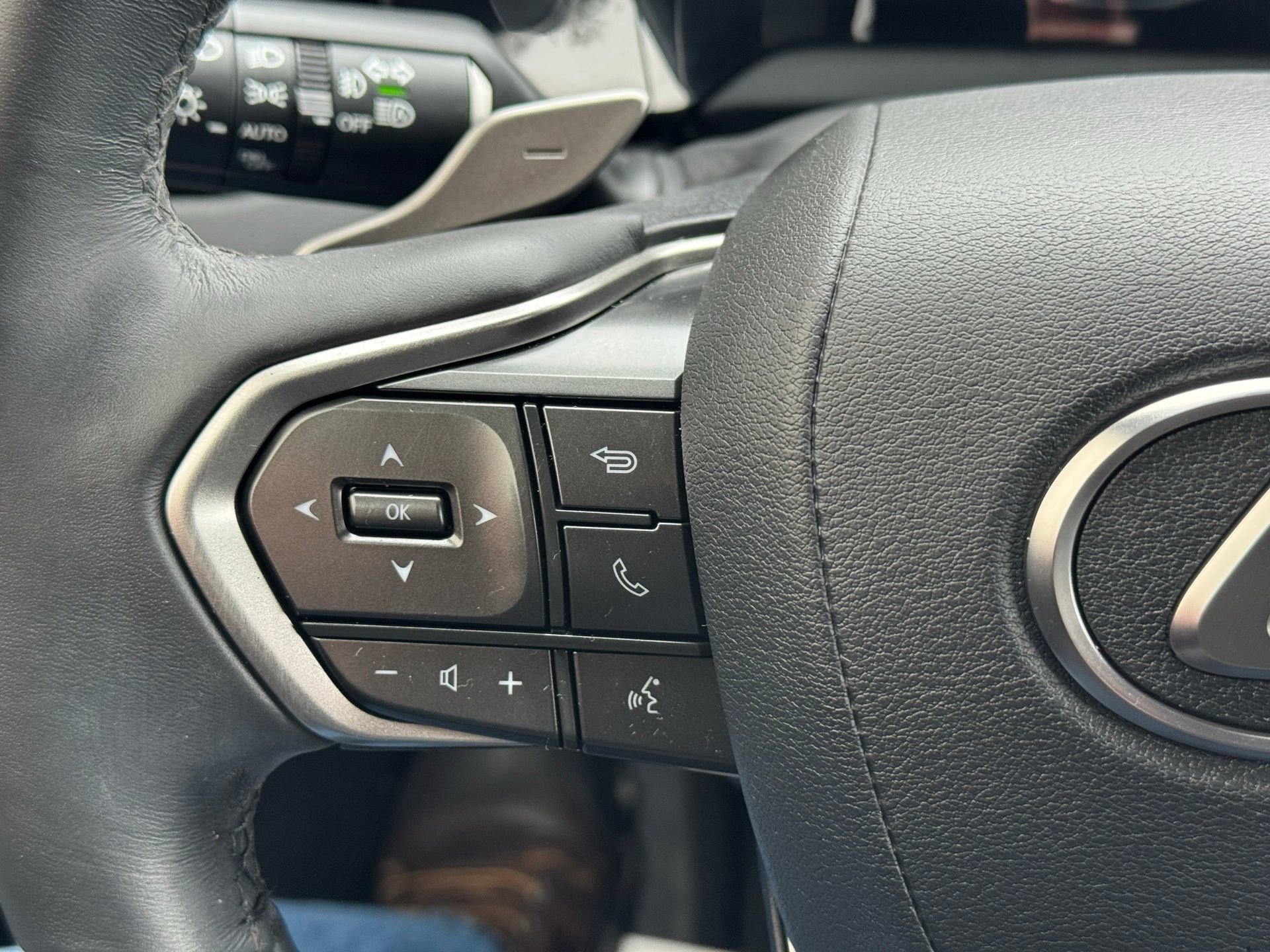 Used 2023 Lexus RX 350 Premium w/ Accessory Package (Z1) image 22