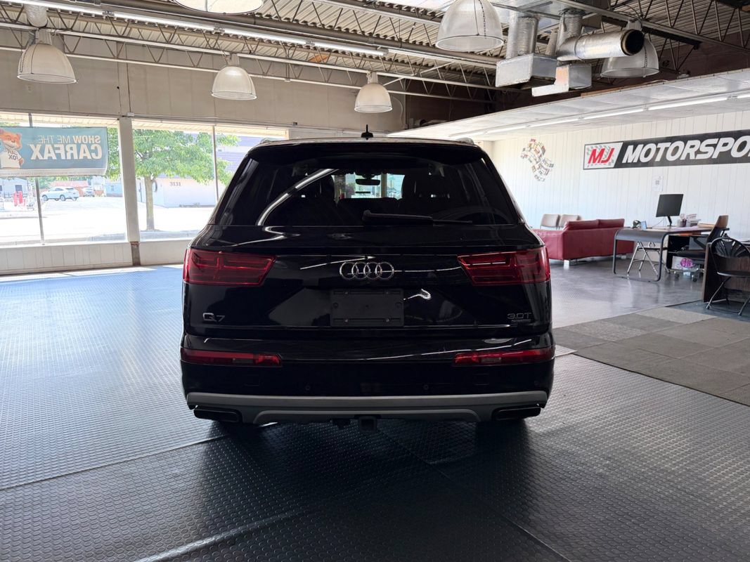 Used 2018 Audi Q7 3.0T Prestige AWD/4WD image 8