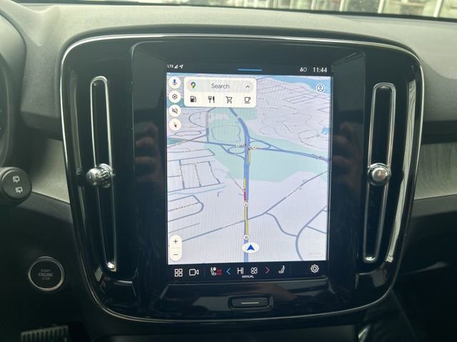 Certified 2025 Volvo XC40 B5 Plus image 22