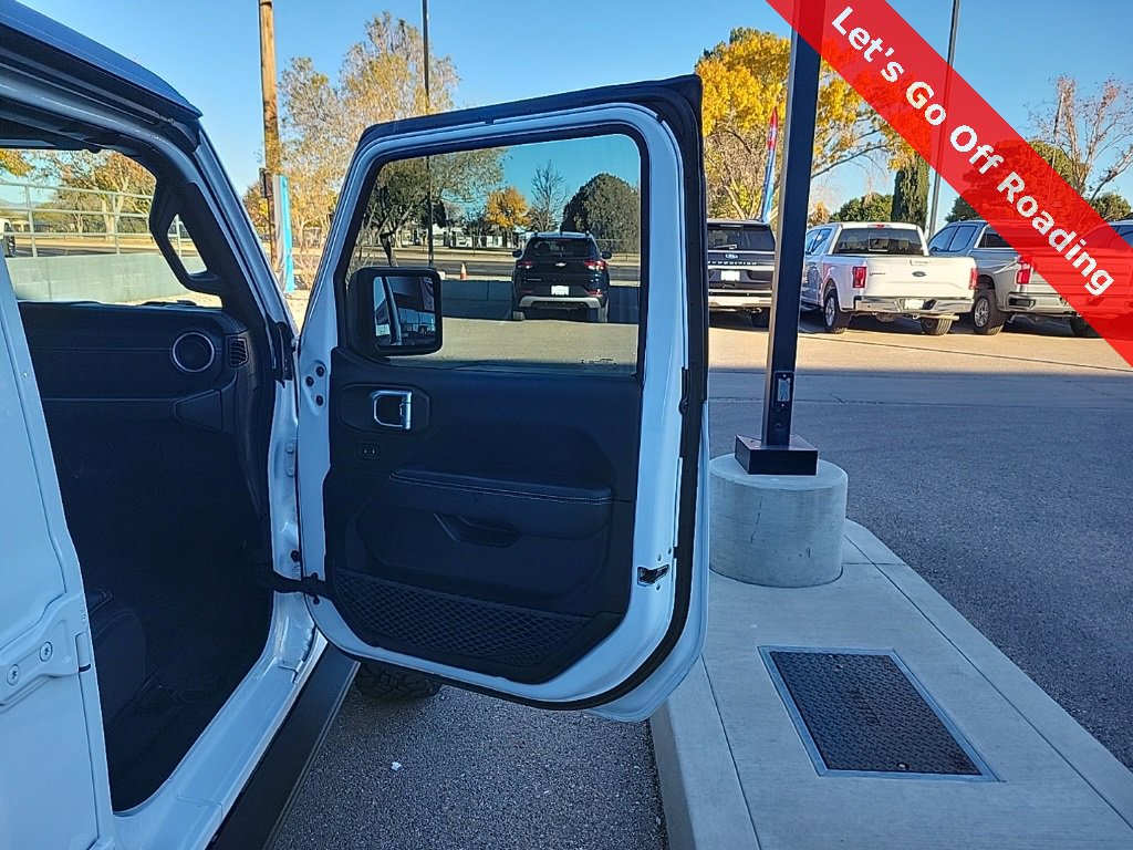Used 2020 Jeep Gladiator Overland image 17