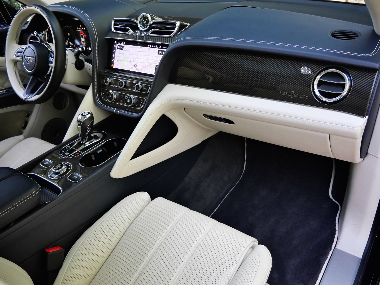 Used 2022 Bentley Bentayga AWD/4WD image 2
