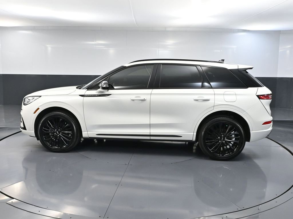 Used 2023 Lincoln Corsair Reserve w/ Jet Appearance Package AWD/4WD image 9
