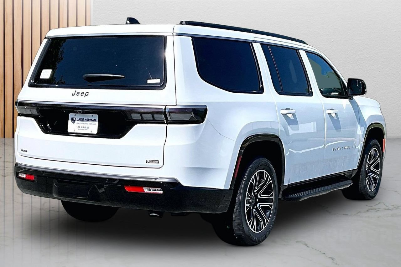 New 2026 Jeep Grand Wagoneer 4WD image 9