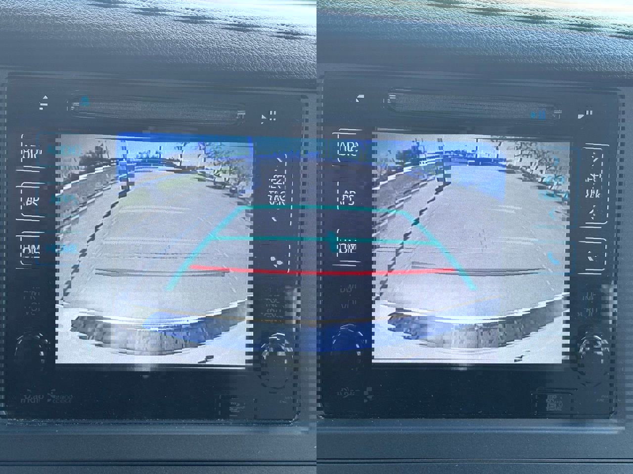 Used 2015 Toyota Sienna XLE w/ XLE Navigation Package image 11