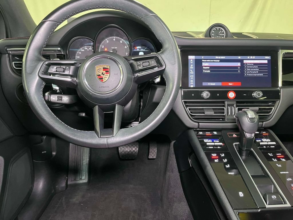 Certified 2023 Porsche Macan AWD/4WD image 26