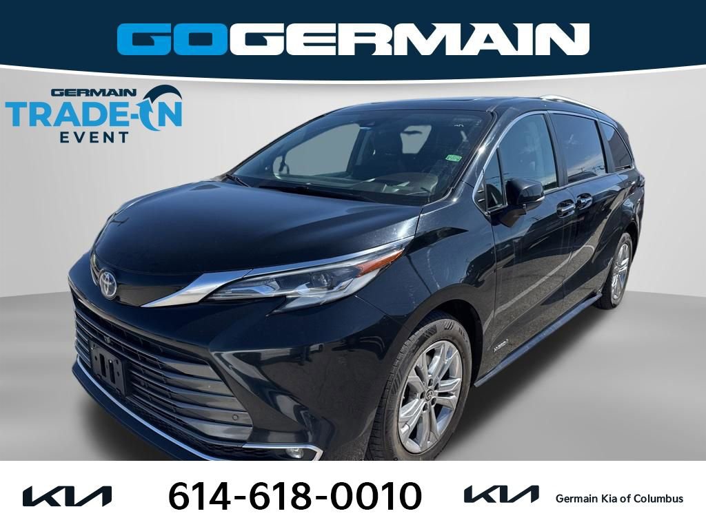 Used 2021 Toyota Sienna Platinum image 1