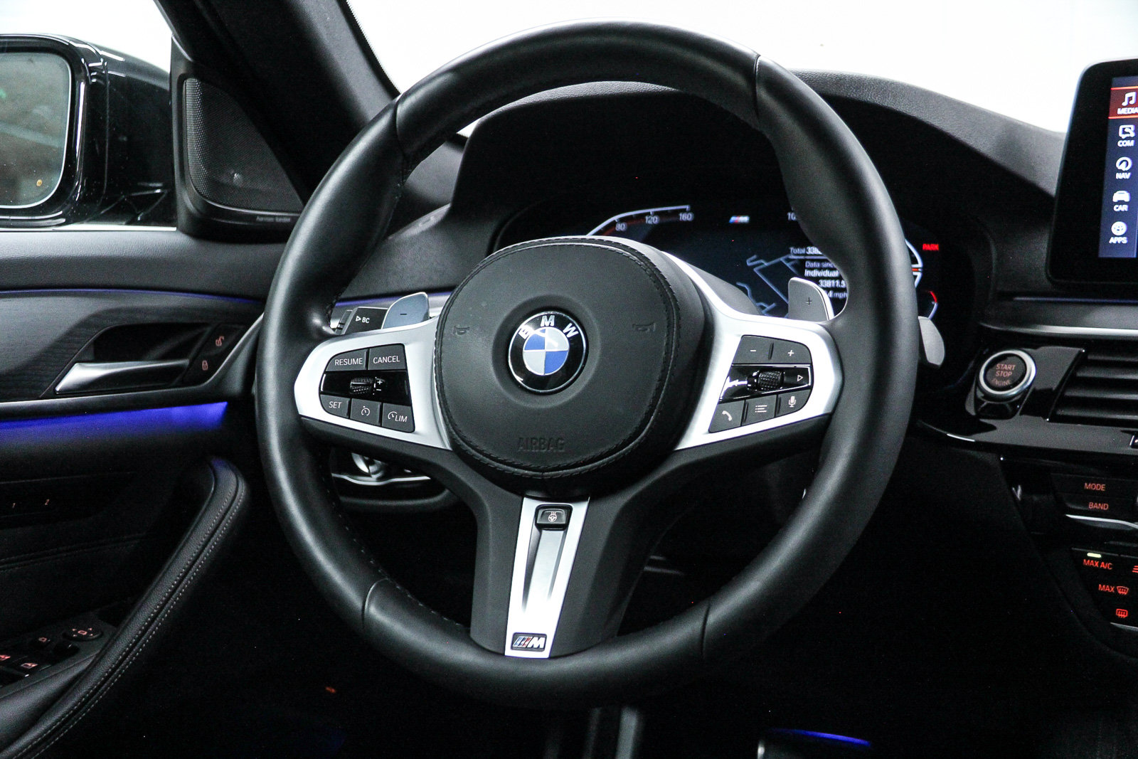 Used 2023 BMW 540i w/ M Sport Package RWD image 16