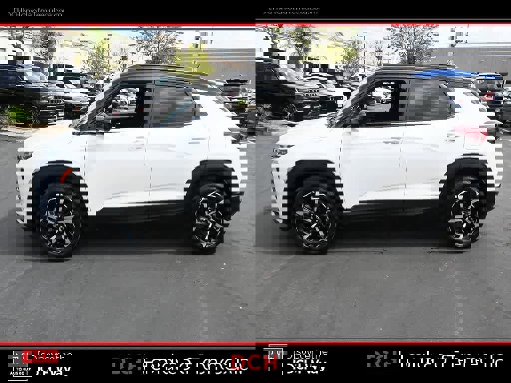 Used 2023 Chevrolet TrailBlazer RS w/ Technology Package image 4