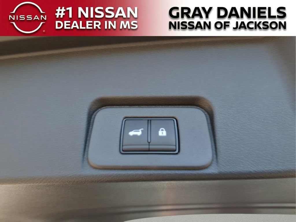 New 2026 Nissan Rogue Platinum AWD/4WD image 9
