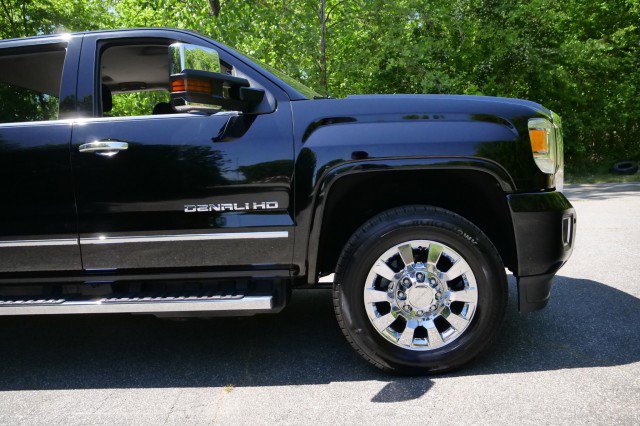 Used 2017 GMC Sierra 2500 Denali w/ Duramax Plus Package image 38