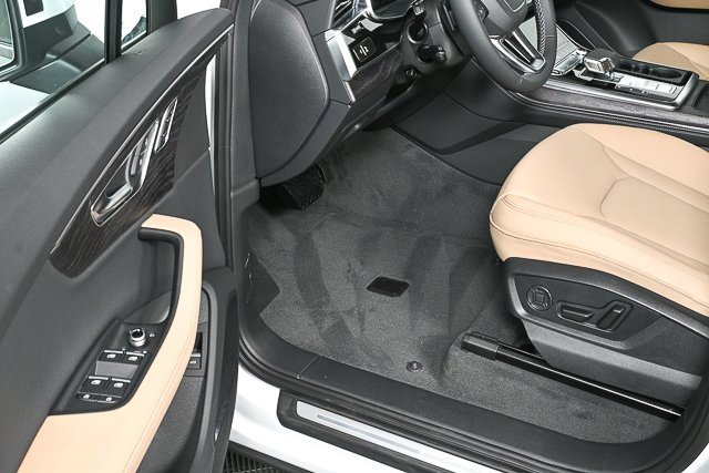 New 2025 Audi Q7 3.0T Premium Plus image 8