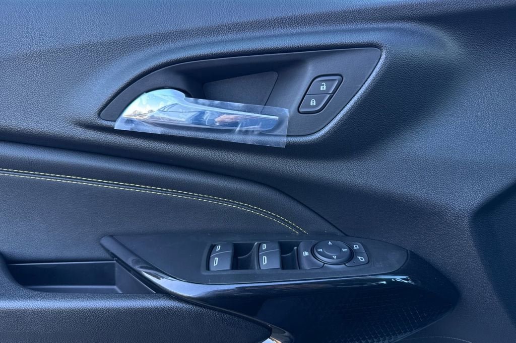 New 2026 Chevrolet Trax LT w/ Sunroof Package image 11