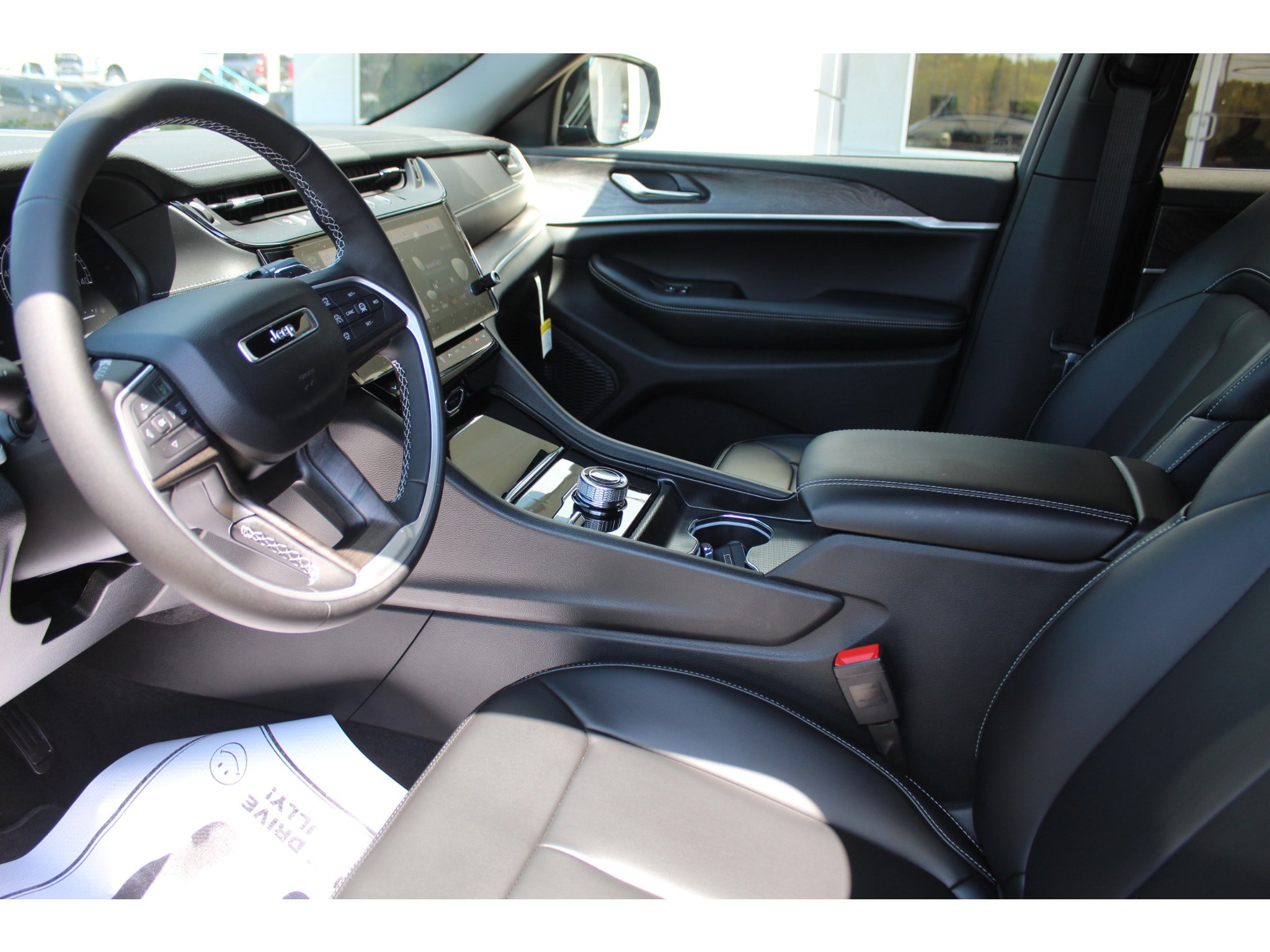 New 2027 Jeep Grand Cherokee Limited AWD/4WD image 9