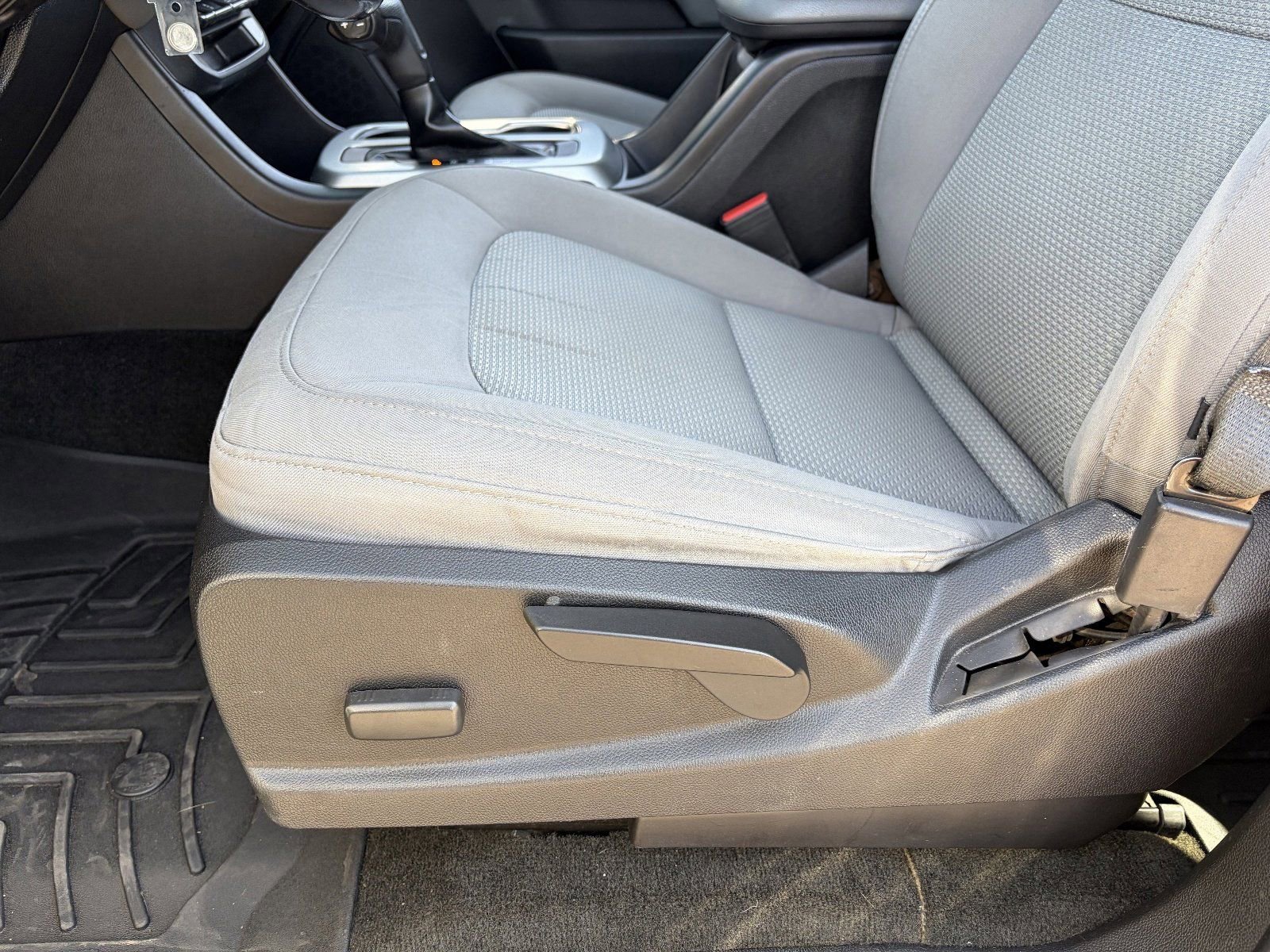 Used 2018 Chevrolet Colorado LT w/ LT Convenience Package AWD/4WD image 22