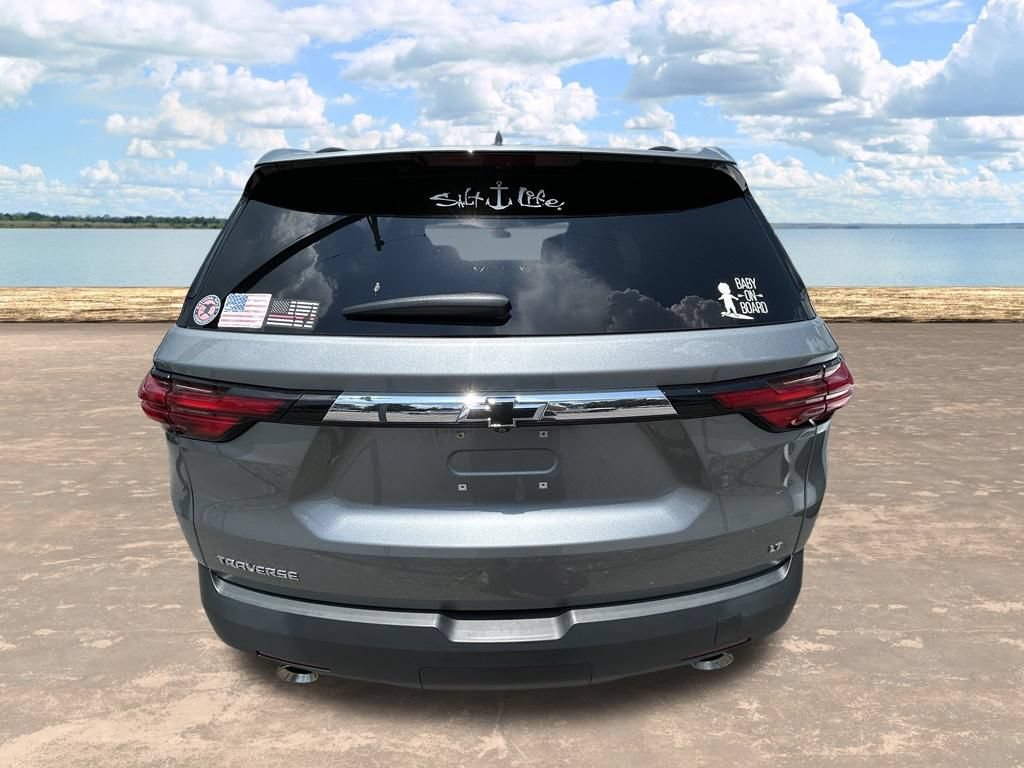 Used 2023 Chevrolet Traverse LT FWD image 8