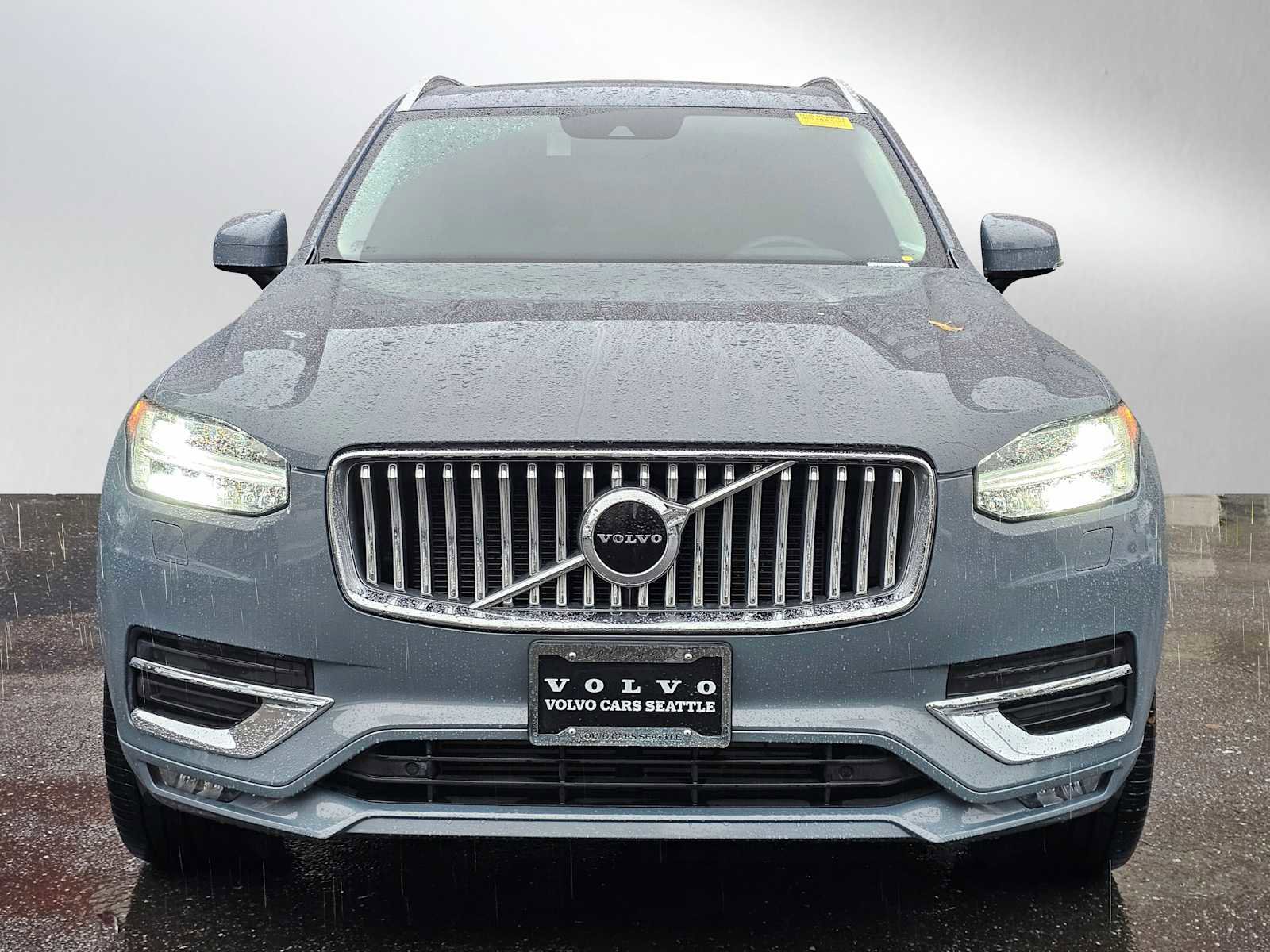 Certified 2022 Volvo XC90 T6 Inscription w/ Climate Package image 2