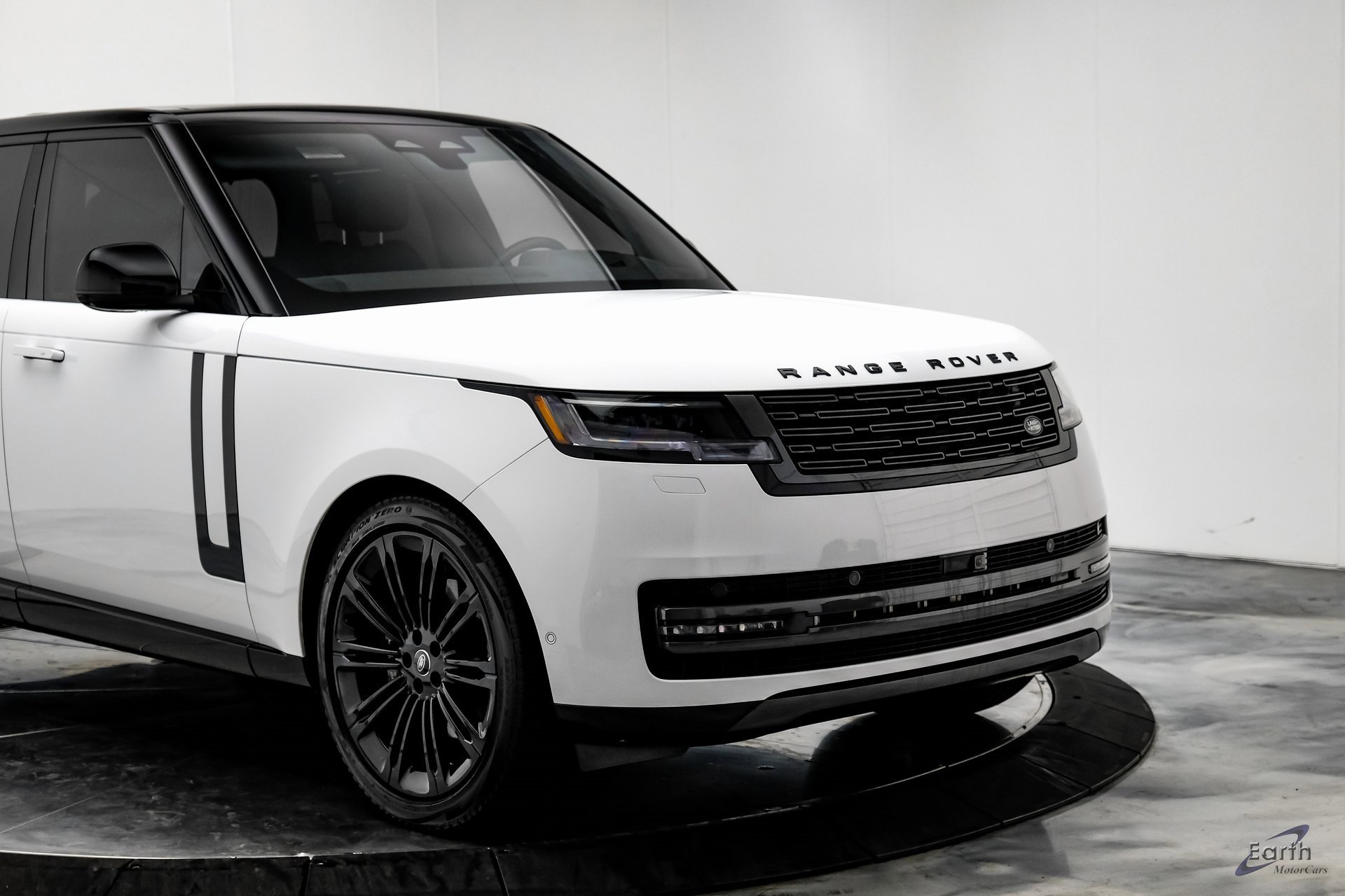 Used 2024 Land Rover Range Rover SE image 22