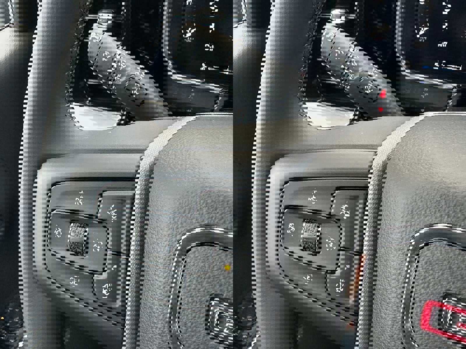 New 2026 GMC Sierra 2500 SLT w/ SLT Convenience Package image 33