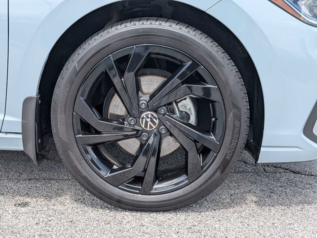 Used 2025 Volkswagen Jetta SE FWD image 10