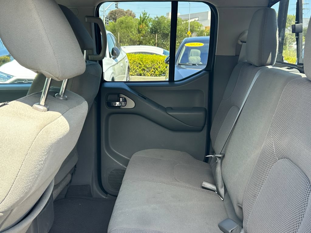 Used 2021 Nissan Frontier SV RWD image 28