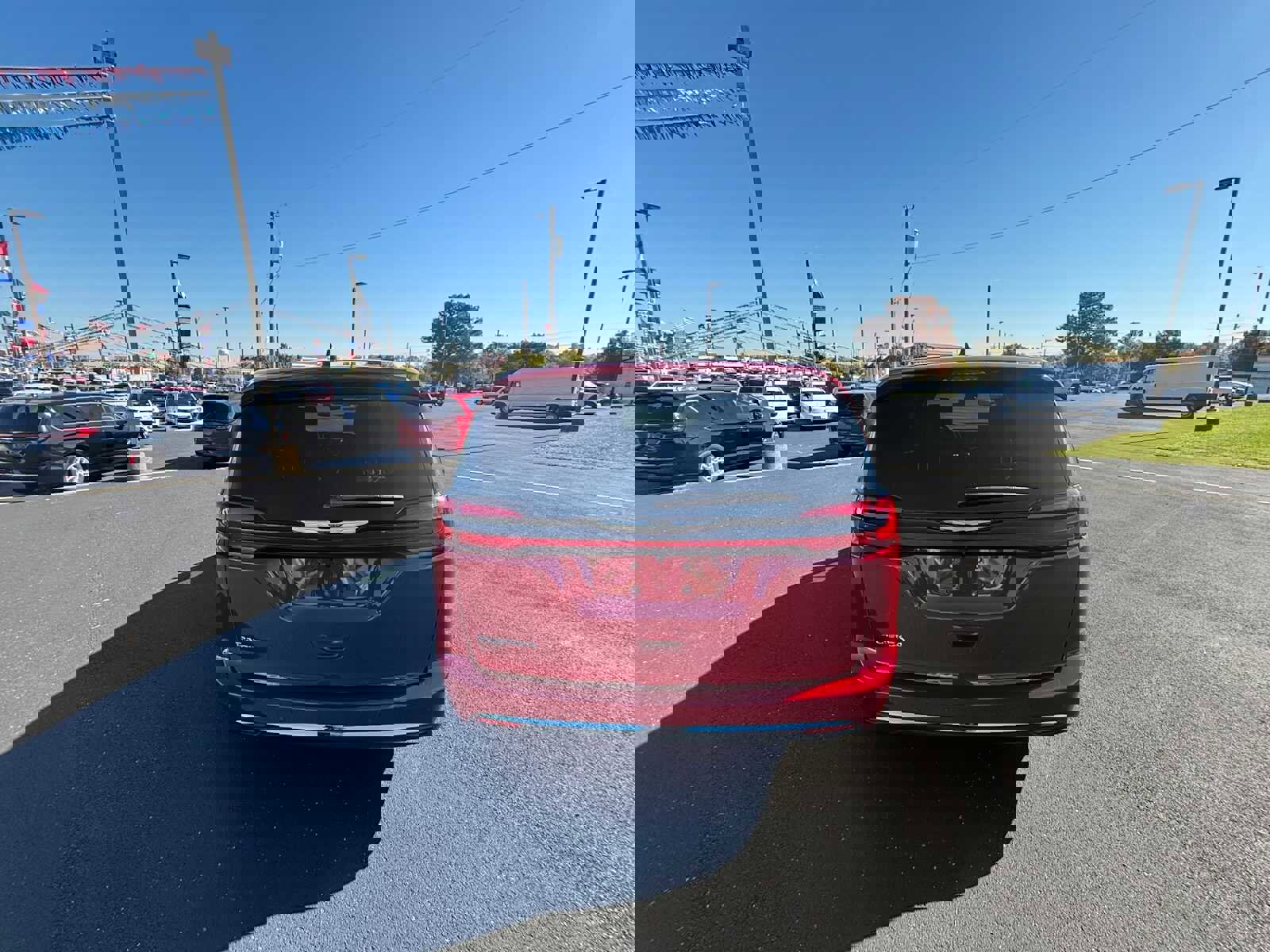 New 2026 Chrysler Pacifica Select image 6