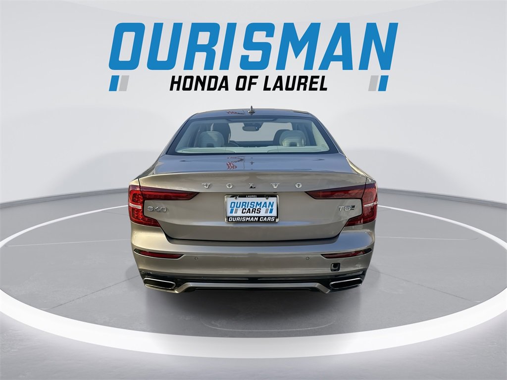 Used 2021 Volvo S60 T5 Momentum w/ Premium Package image 7