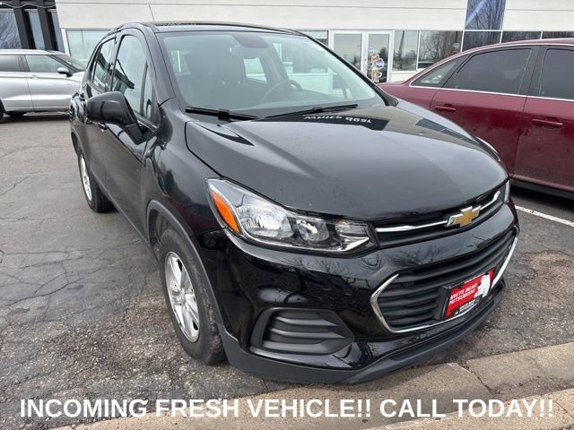 Used 2020 Chevrolet Trax LS image 1