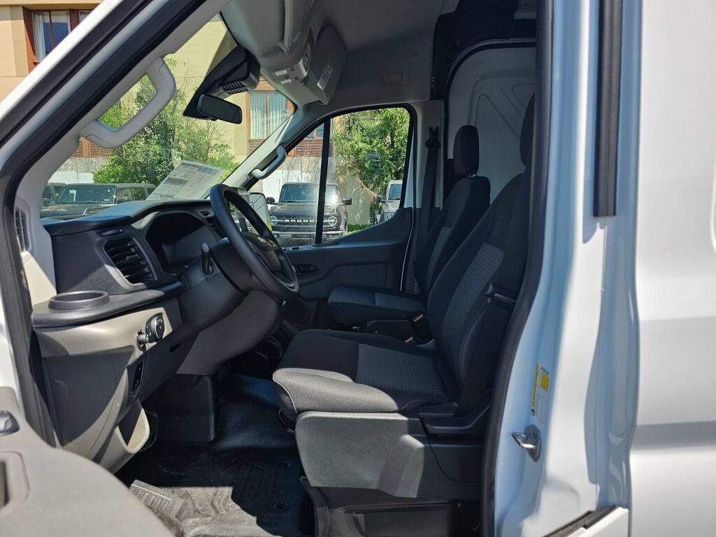 New 2026 Ford Transit 250 148 Medium Roof RWD image 15