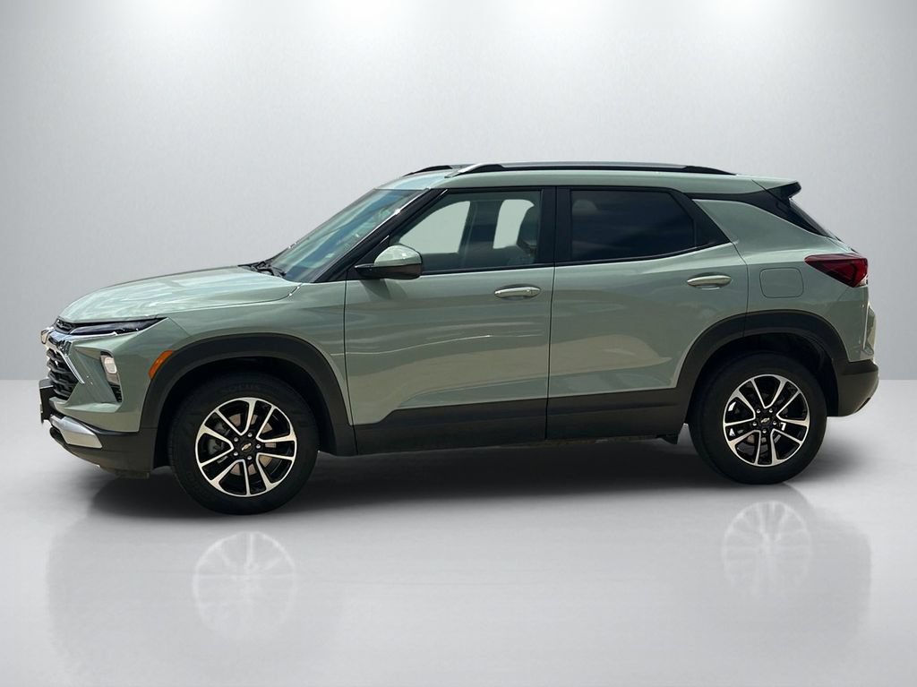 Used 2025 Chevrolet TrailBlazer LT FWD image 8