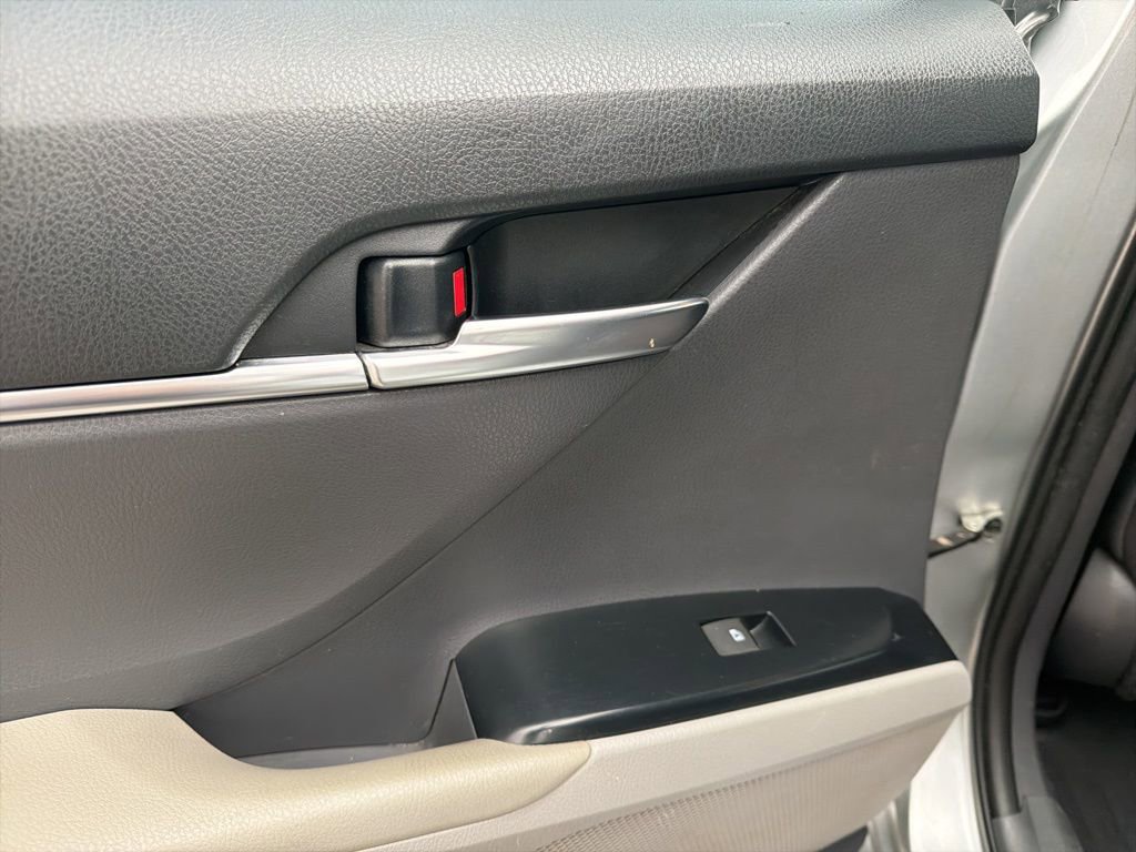 Used 2019 Toyota Camry LE image 22