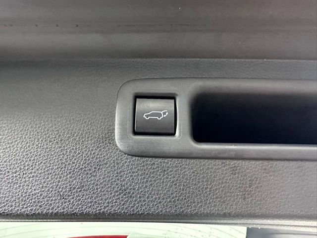 Used 2023 Toyota Highlander XLE image 13
