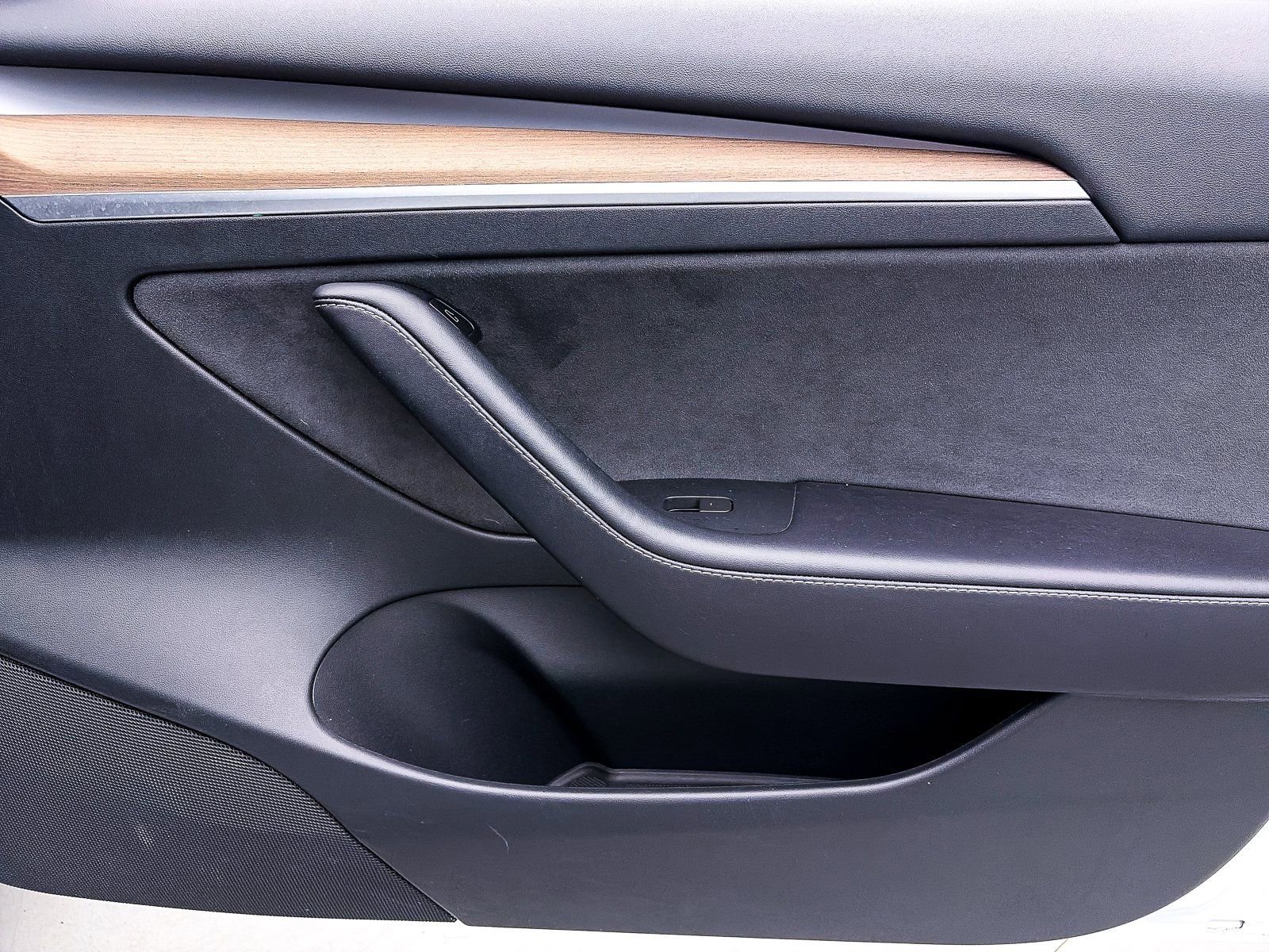 Used 2023 Tesla Model 3 Standard Range image 29