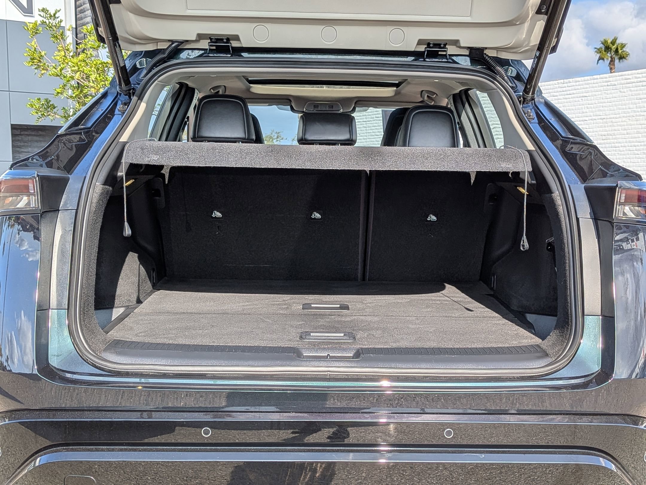 Used 2024 Nissan Ariya FWD image 21