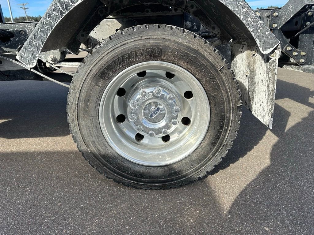 Used 2020 Ford F550 4x4 Crew Cab Super Duty w/ Lariat Value Package image 11