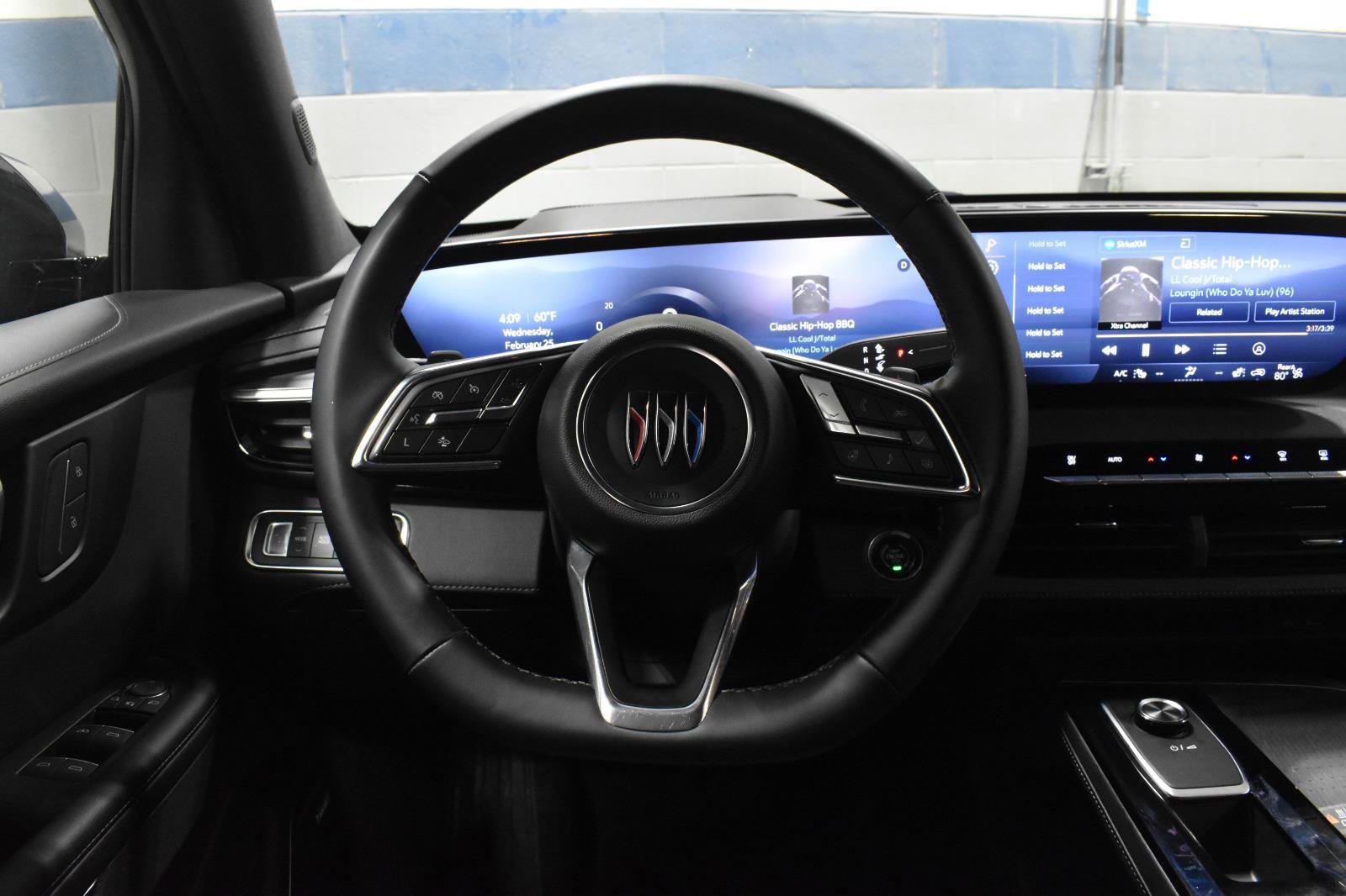 Used 2025 Buick Enclave Sport Touring FWD image 10