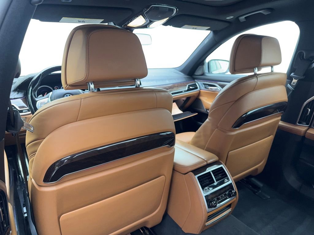 Used 2017 BMW 750i xDrive image 37