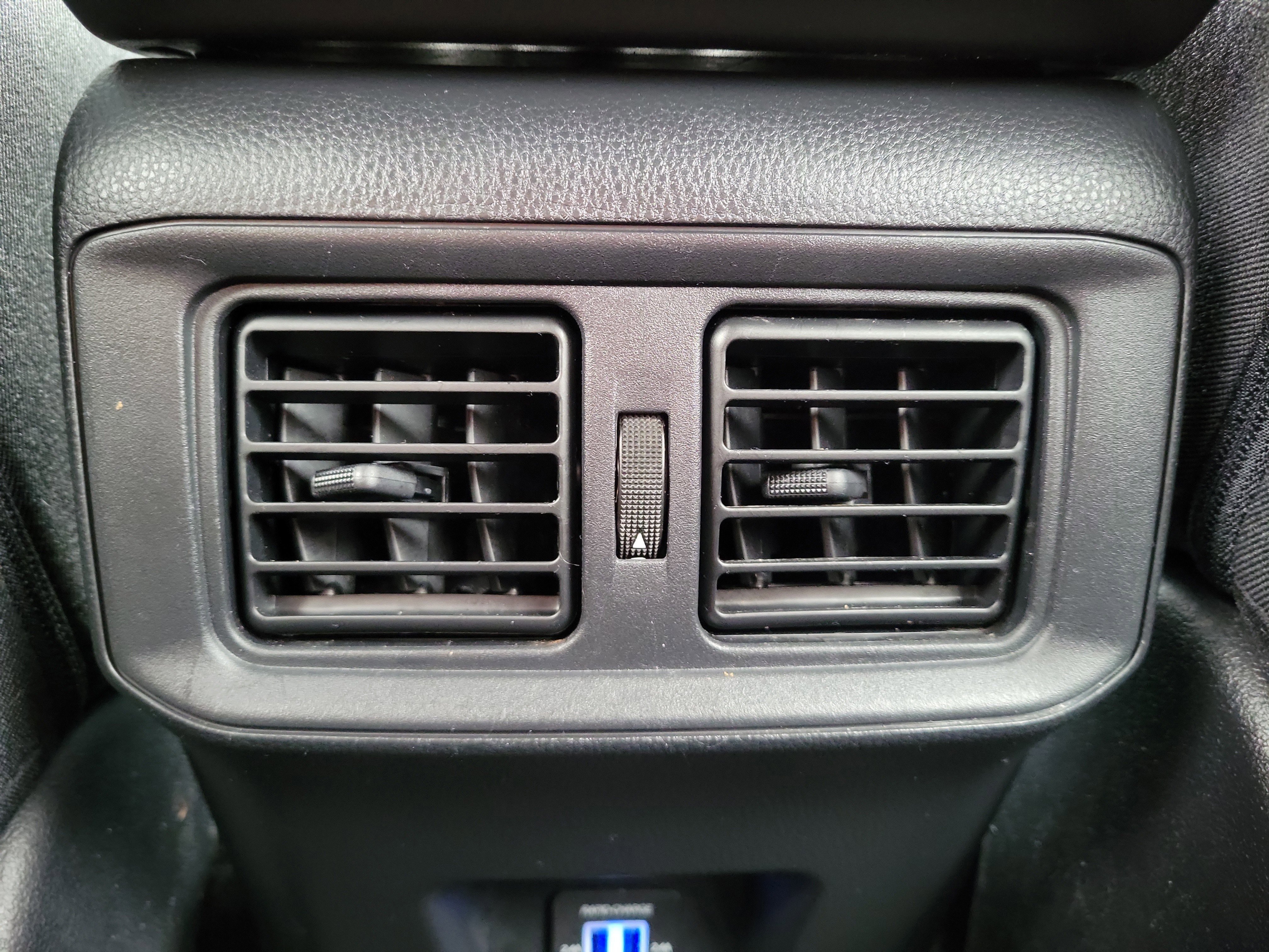 Used 2021 Toyota RAV4 LE image 12