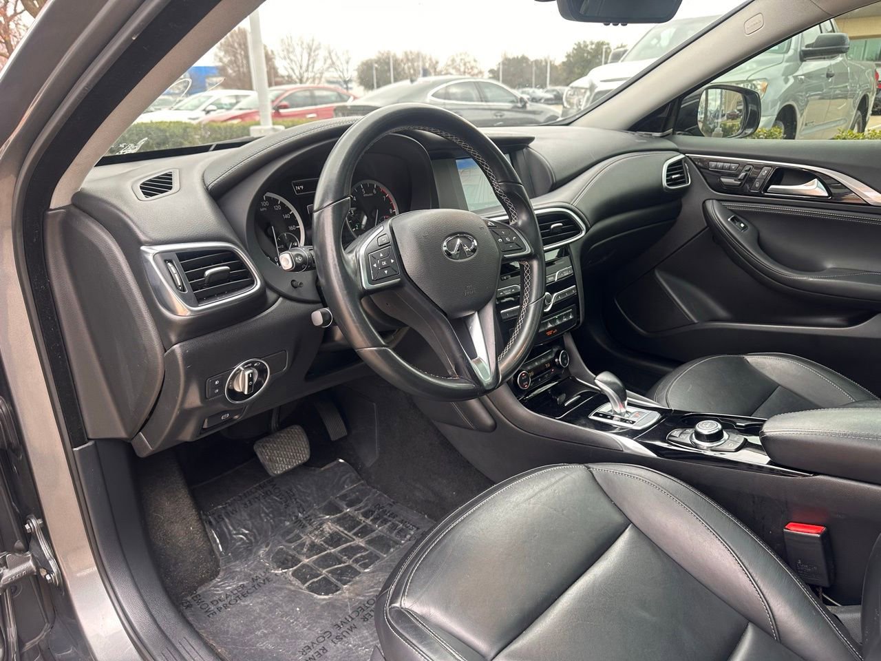 Used 2018 INFINITI QX30 Premium w/ Navigation Package image 22