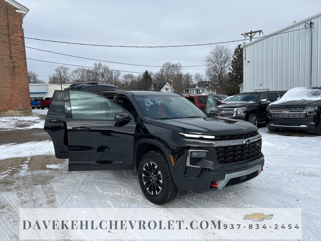 Used 2025 Chevrolet Traverse Z71 w/ Driver Confidence Package image 31