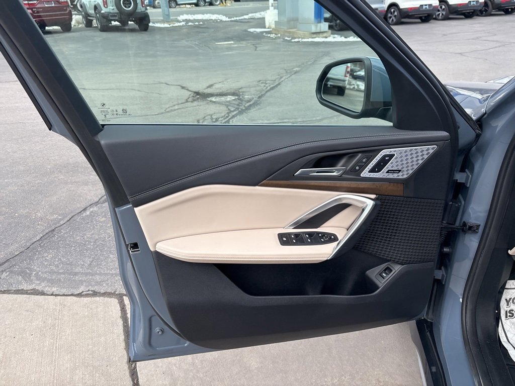 Used 2025 BMW X1 xDrive28i w/ Technology Package image 15