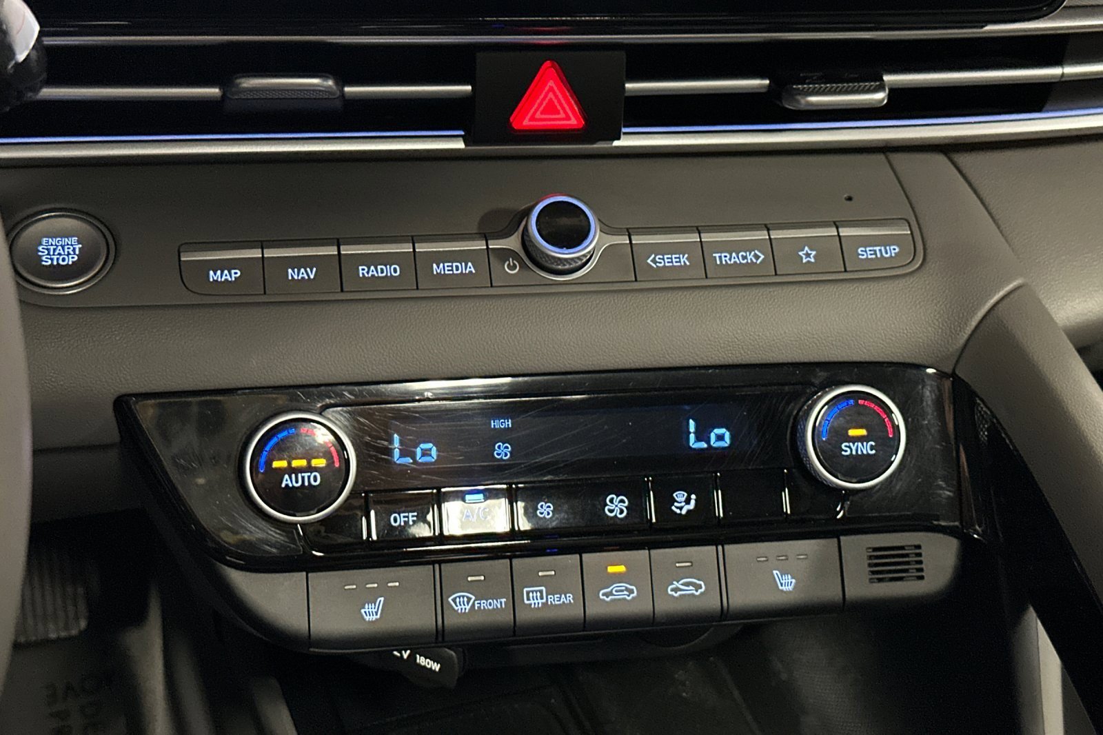 Used 2024 Hyundai Elantra SEL w/ Convenience Package FWD image 19